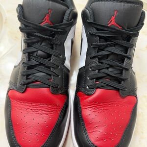 Air Jordan low black and red size 11.5